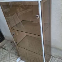 ویترین شیشه ای (کابینت)