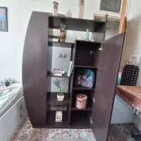فروش کتابخانه کمددار جادار، سالم و شیک»