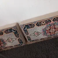 یک جفت پشتی دیواری شیک جدید
