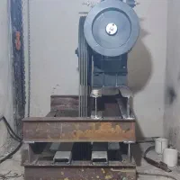 به یک همکار با ادب متعهد جهت کار آسانسور نیازمندیم