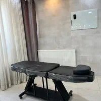 تخت مژه و میکاپ
