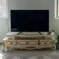 میز تلویزیون در حد نو