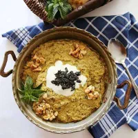 آشپز ماهر در امر تهیه غذای خانگی