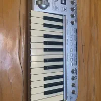 میدی کنترلر behriner UMX25