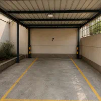 یک پارکینگ ماشین