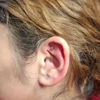 سوراخ کردن گوش و پیرسینگ فقط ۹۰