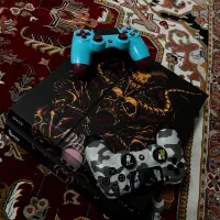 کپی خور PS4 500GB/دو دسته همراه کاستوم خاص و تمیز