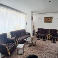 یک دست مبل راحتی ۷ نفره همراه میز