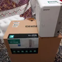 کیونپ  Qnap ts-251b  با دوعدد هارد ۱۰ گیگ red|قطعات و لوازم جانبی رایانه|تهران, تجریش|دیوار