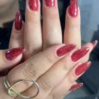 خدمات ترمیم و کاشت ناخون با تخفیف ویژه ۳۹۹