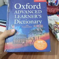Oxford advanced بهترین دیکشنری زبان انگلیسی.