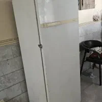 یک عدد یخچال