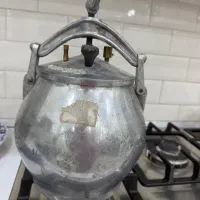 زودپز بزرگ قدیمی