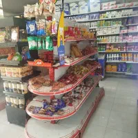 قفسه خود ایستاده وتمام لوازم سوپر مارکت