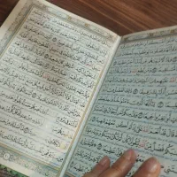 قرآن ورق جلسه همراه قلم و کیف چرم