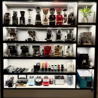 فروش انواع اسپرسوساز، آسیاب و تجهیزات قهوه ولورا