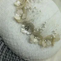 تور و تزئینات عروس،نقاب شنیون، بادبزن،یقه حجاب