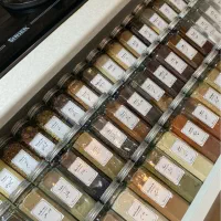 شیشه ادویه ‌وحبوبات بالیبل رایگان به مدت محدود