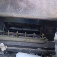 بخاری گازی و مقداری وسایل مصرفی