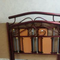 تخت خواب فلزی با کفی چوبی