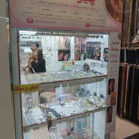 فروشنده خانم بدلیجات ( دنیای پرسینگ و اکسسوری)