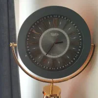 ساعت ایستاده سه پایه