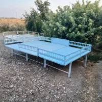 تخت آهنی