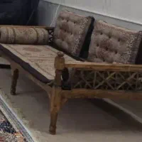 تخت چوبی سنتی رنگ شده