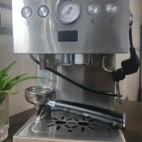 دستگاه اسپرسو ساز نیمه صنعتی لاواک