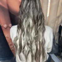 خدمات تمام آرایشی با تخفیف ویژه