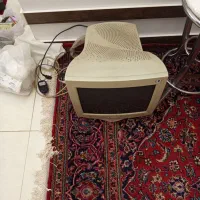 فروش یک دستگاه کامپیوتری سالم با میز کامپیوتر