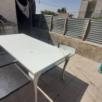 فروش یک میز نهار خوری بزرگ همراه با ۷ صندلی