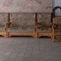 دو دست مبل و یک چای