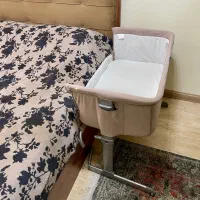 تخت کنار مادر چیکو