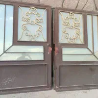 درب اهنی سنگین ماشین رو