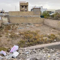 زمین حاشیه. پشت شرکت نفت