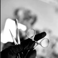 خدمات پیرسینگ و میکرودرمال و چال گونه