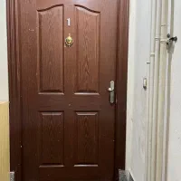 درب ورودی ساختمان