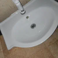 وسیله دستشور با شیر اب