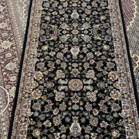 کناره فرش بسیار تمیز و نو حدود ۱۱ متر