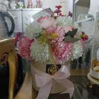 گل و گلدان