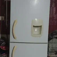 یخچال درحدنو
