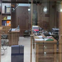 دفتر کار تمیز و بدون خرج