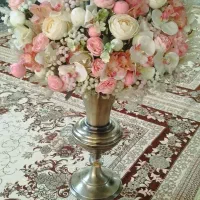 گلدان و  گل مصنوعی