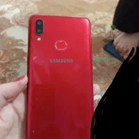 یک دعد گوشی فروشی