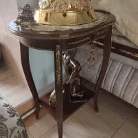 دوعدد پایه چوبی