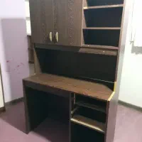 میز تحریر کتابخانه دار