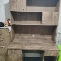 میز تحرید و کتاب خانه