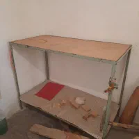 میز کار آهنی با رویه نئوپان
