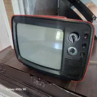 تلوزیون و استریو قدیمی نوستالژی